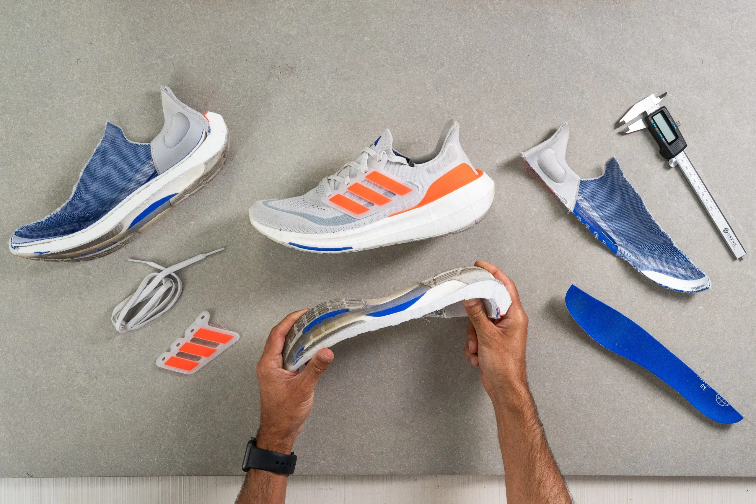 Adidas Ultraboost vs ON Cloudrunner: Qual è la scelta migliore per il tuo stile di corsa?